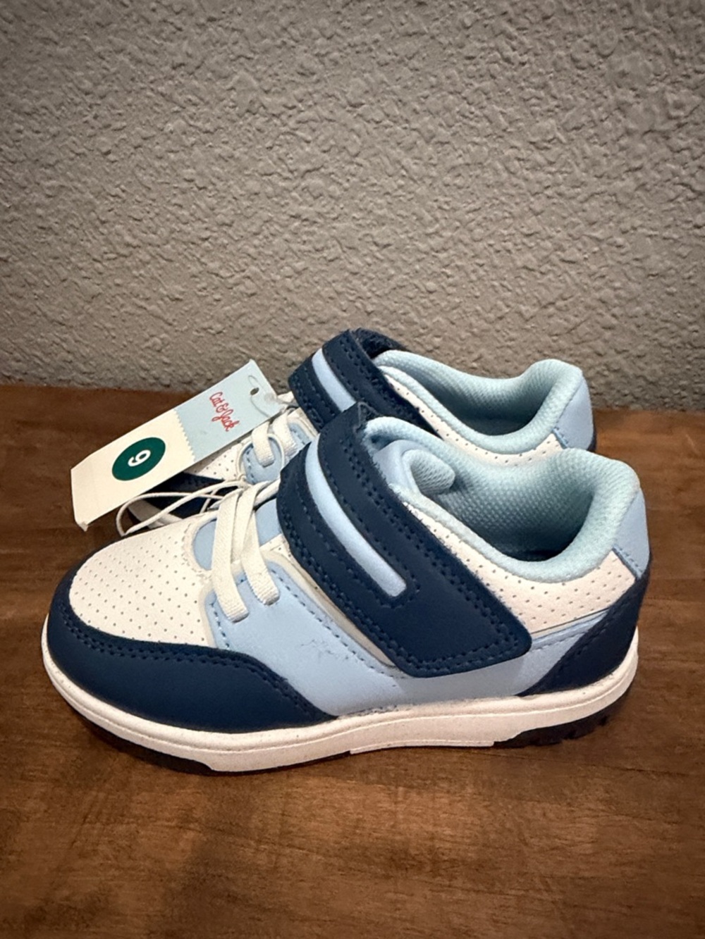 Cat & Jack Kids Light Blue & Navy Velcro Athletic Shoes size 9